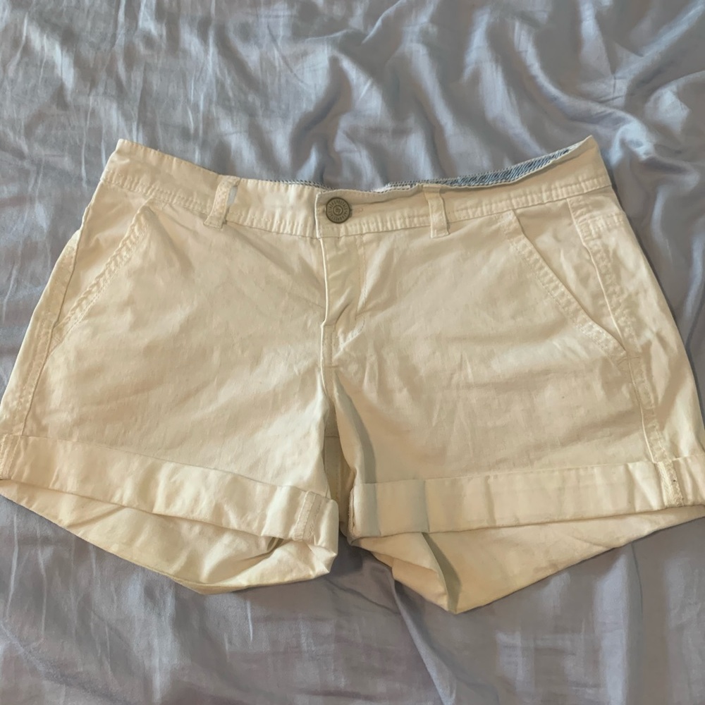 White Aeropostale shorts